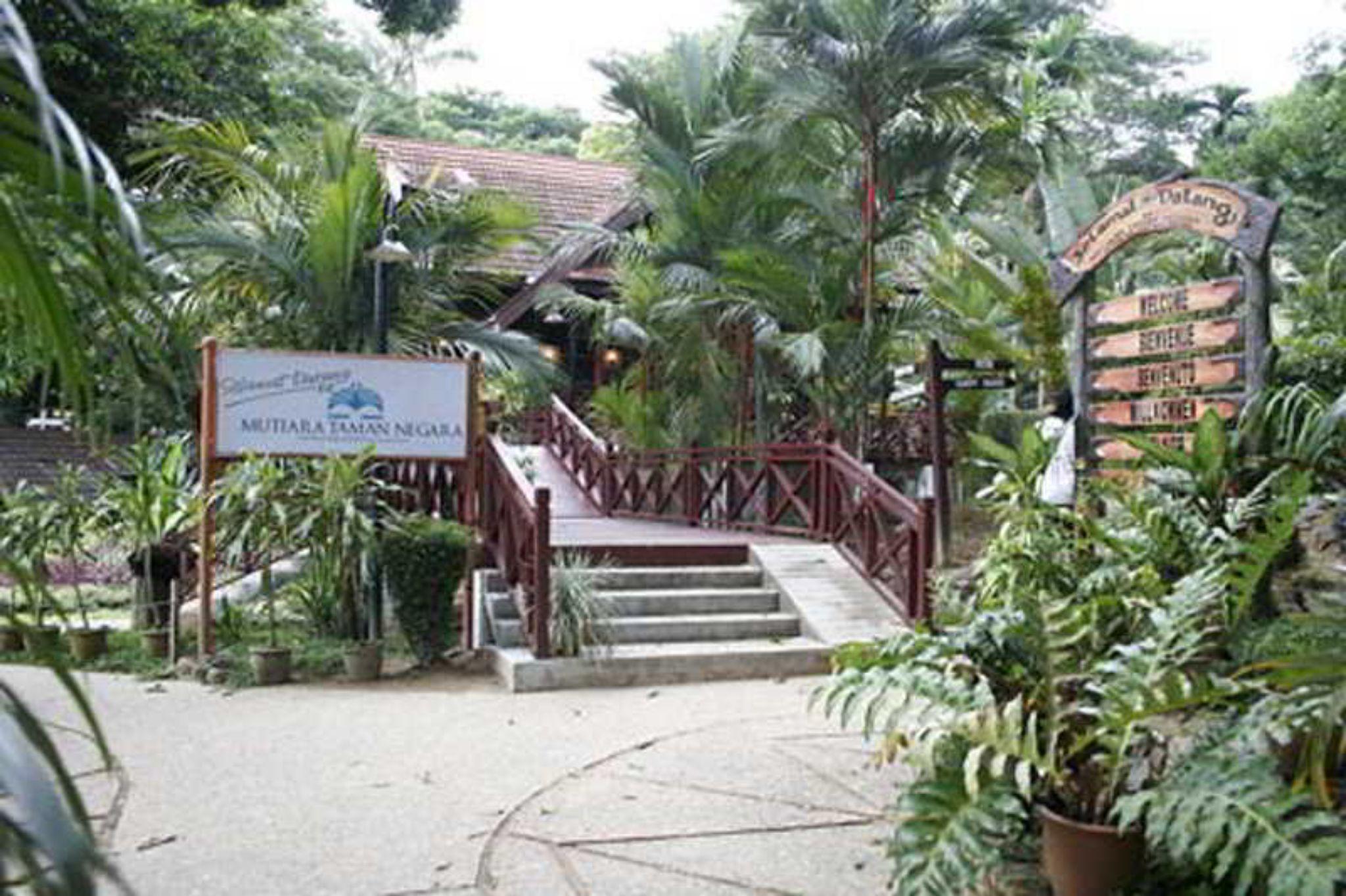 Hotel Mutiara Taman Negara Kuala Tahan Esterno foto