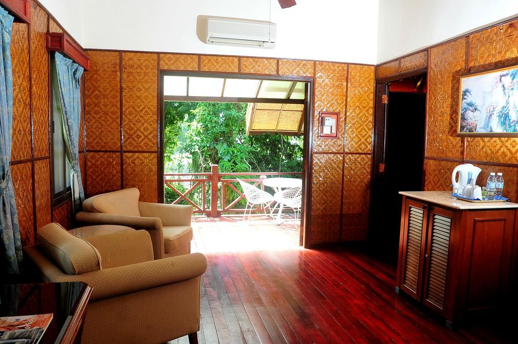 Hotel Mutiara Taman Negara Kuala Tahan Esterno foto