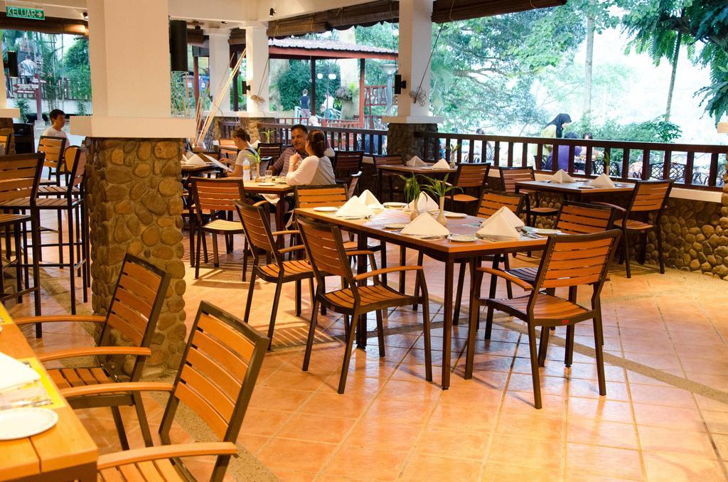 Hotel Mutiara Taman Negara Kuala Tahan Esterno foto