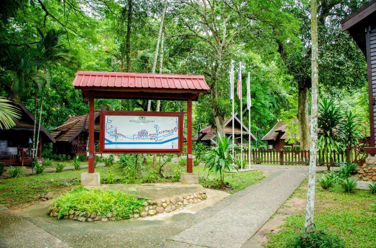 Hotel Mutiara Taman Negara Kuala Tahan Esterno foto